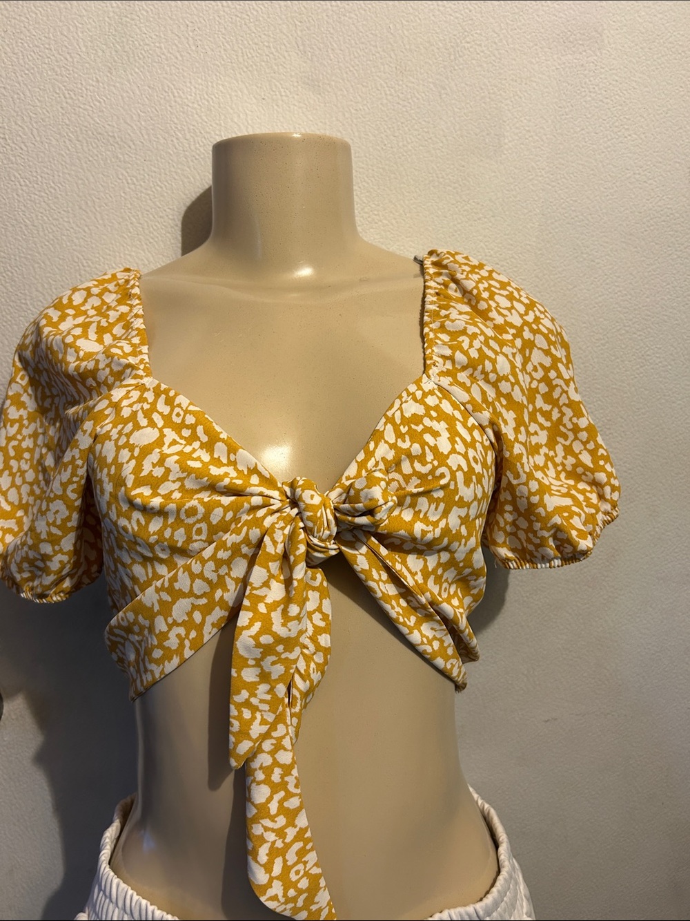 Yellow White Tie-Front Puff Sleeve Crop Top